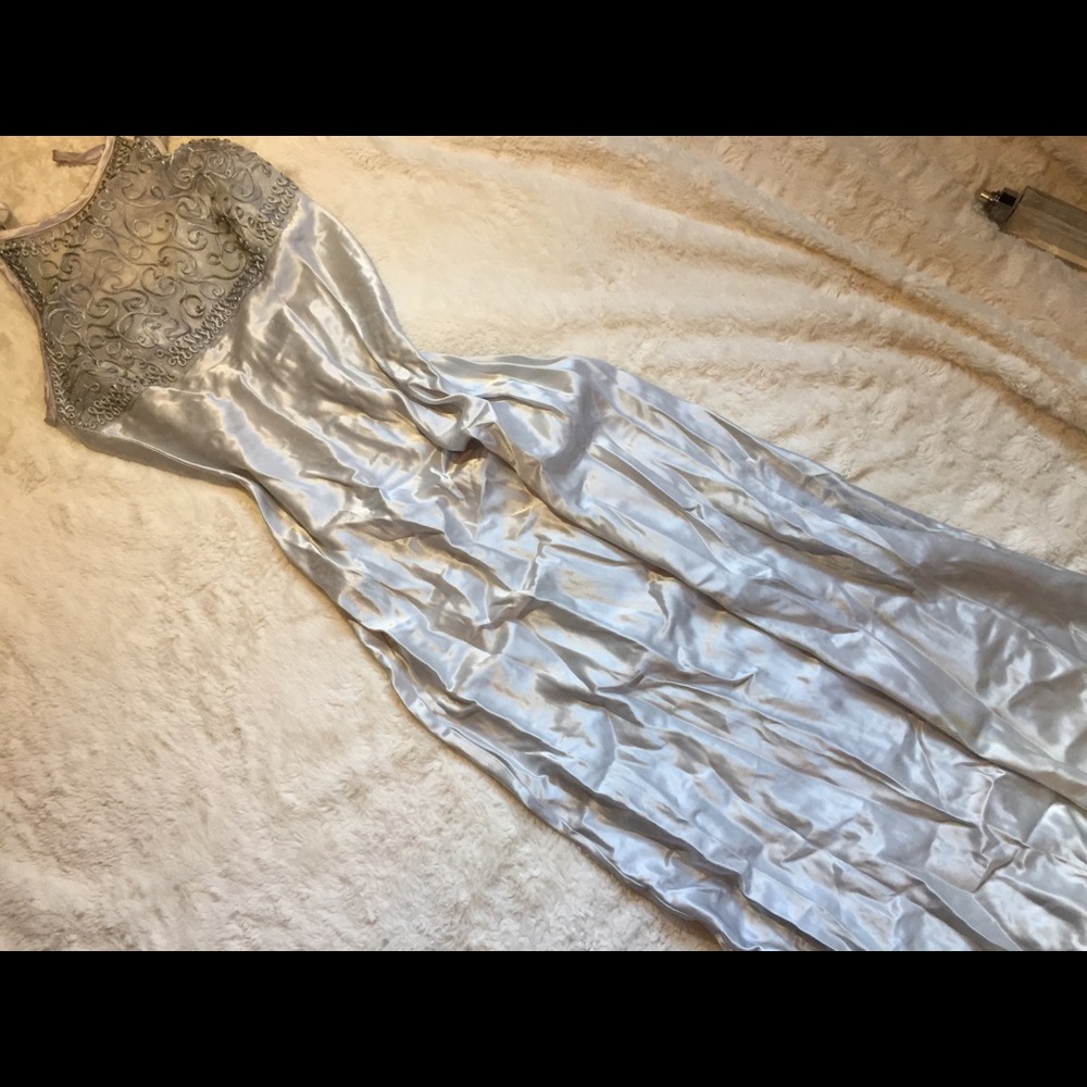 Silver dress 🌪